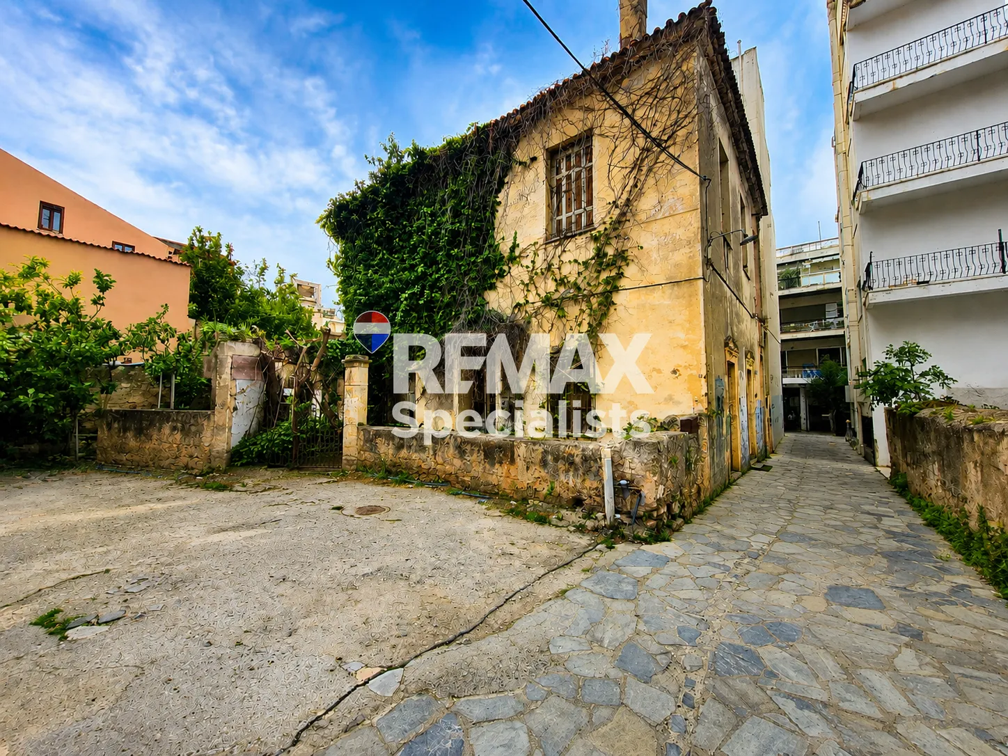 Νεοκλασικό κτίριο προς μίσθωση στο κέντρο των Χανίων — φωτογραφία από την επίσημη καταχώριση 2377155.